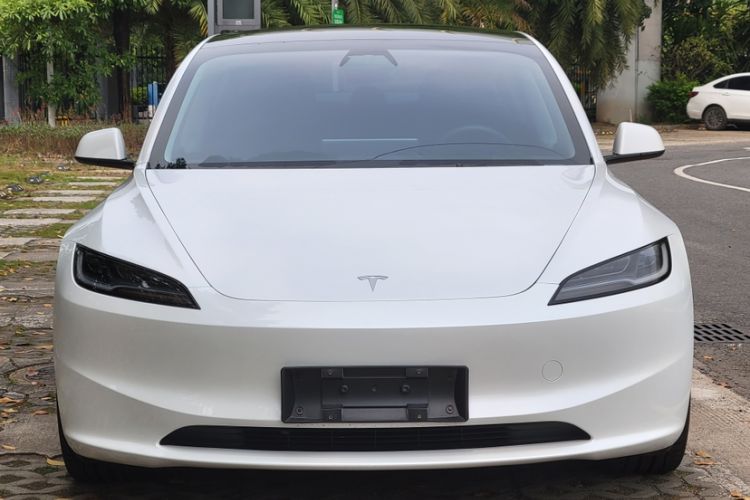 Used Tesla Model 3 2023 Long-Range All-Wheel-Drive Version