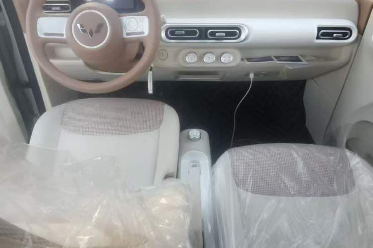 Used Wuling Hongguang MINIEV 2024 3rd Generation 215km Youth Edition