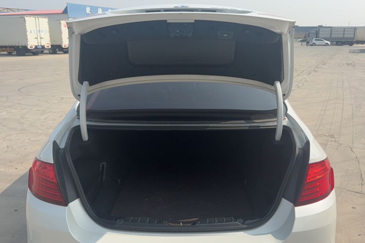 Used BMW 5 Series 2017 520Li Elegant Edition
