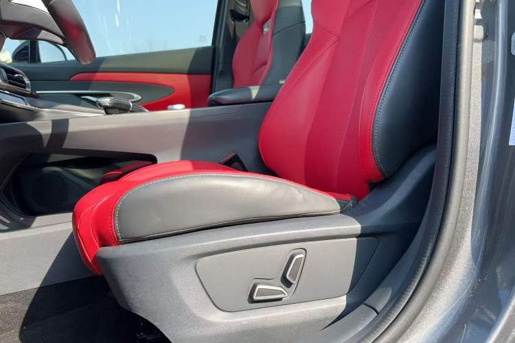 Used CHANGAN UNI-T 2020 1.5T Prestige Version Exterior 7