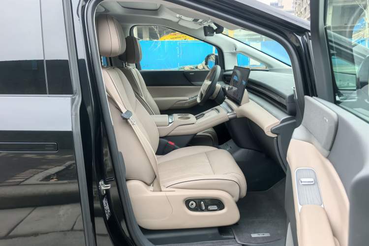 Used XPeng X9 2025 650 Long-Range Max