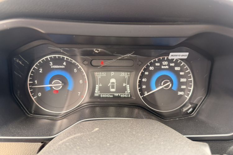 Used Dongfeng Fengon 580 2017 1.5T CVT Comfort Model Odometer Close Up