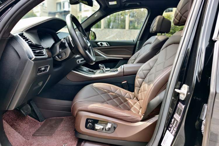 Used BMW X5 2022 Restyled xDrive 40Li M Sport Package Interior 9