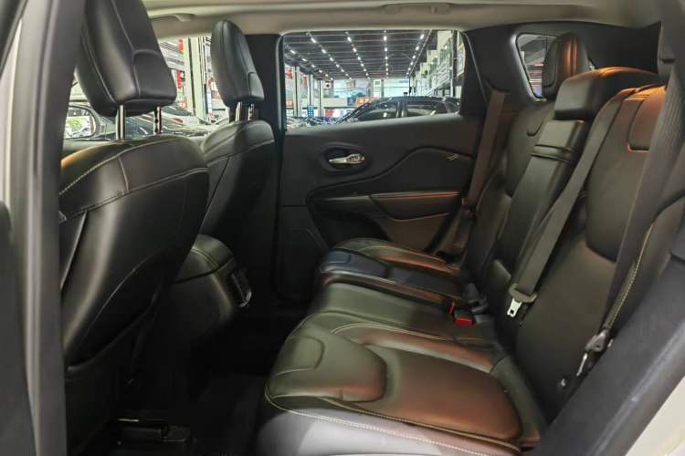 Used Jeep Cherokee 2016 2.4L Professional Edition