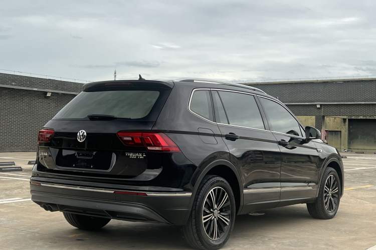 Used Volkswagen Tiguan L 2019 Updated Version 330TSI Automatic Two-Wheel Drive Panoramic Comfort Edition China VI Standard