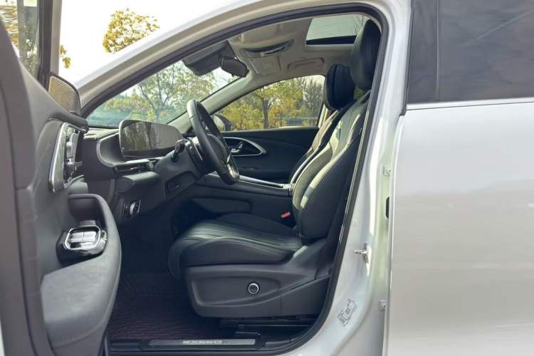 Used EXEED Lingyun 2024 400T Four-Wheel Drive International Version
