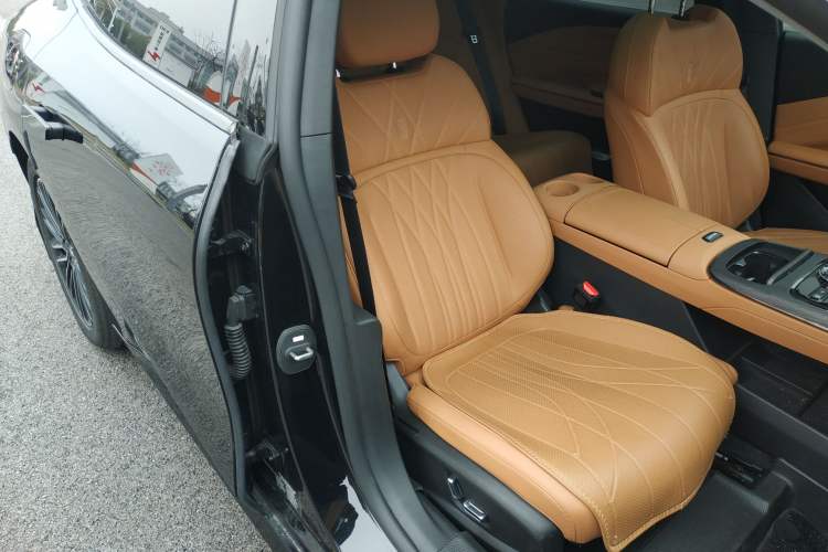 Used Geely Galaxy Galaxy 8 2025 130km EM-i Deluxe Edition
