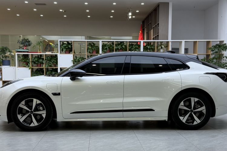 Used Zeekr 001 2023 WE Edition 86 kWh Exterior 2