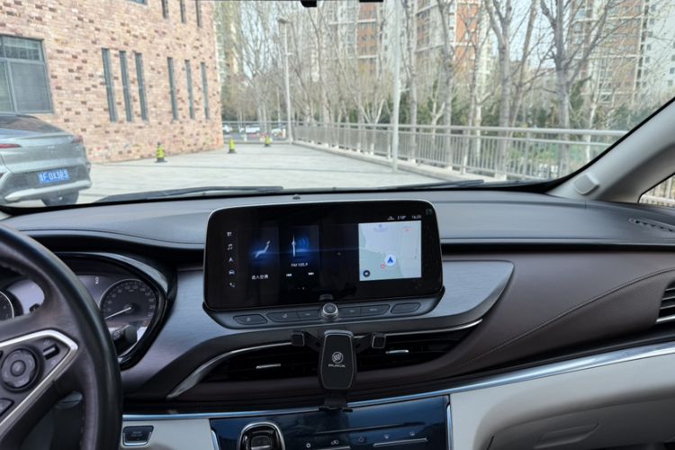 Used Buick GL8 2021 Land Cruiser Executive 652T Premium Model Audio And AC Panel