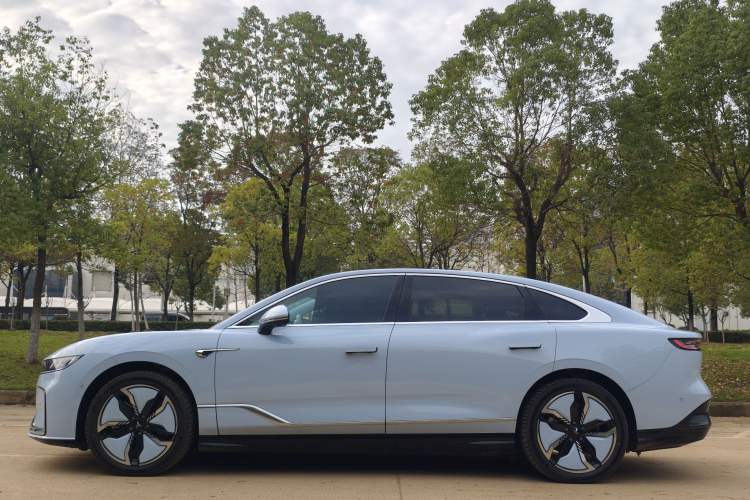 Used VOYAH PASSION 2023 Four-Wheel Drive Standard Edition
