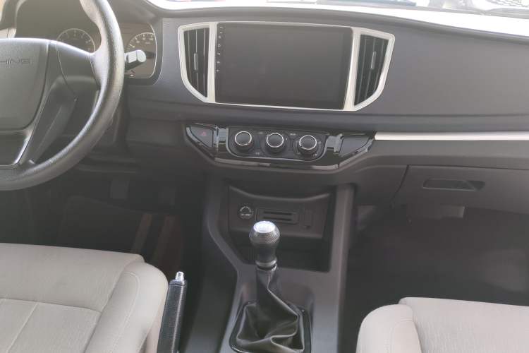 Used FORTHING Lingzhi 2023 M5 1.6L Practical Model 5 Seats
