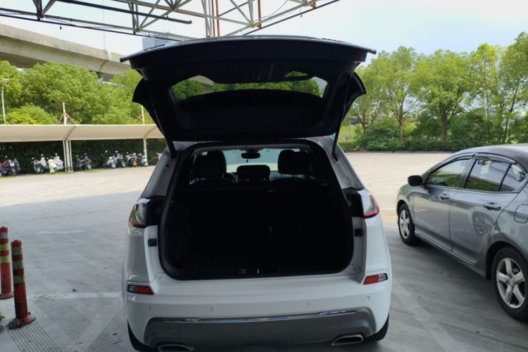 Used Jeep Cherokee 2019 2.0T Four-Wheel Drive All-Round Version China VI