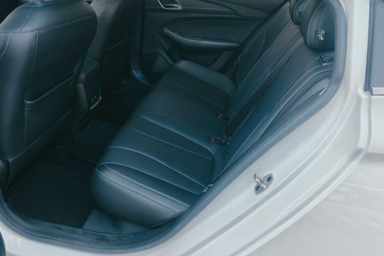 Used Roewe i5 2020 1.5L Automatic 4G Connect Luxury Flagship Edition