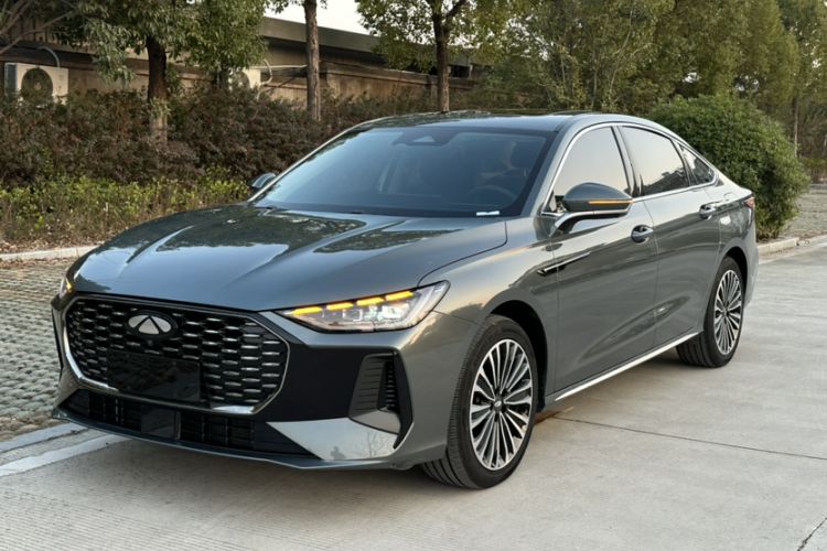 Used Chery Fengyun A8L 2025 1.5 TGDI 145 km Luxury Version