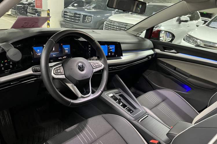 Used Volkswagen Golf 2021 200TSI DSG Pro Interior 3