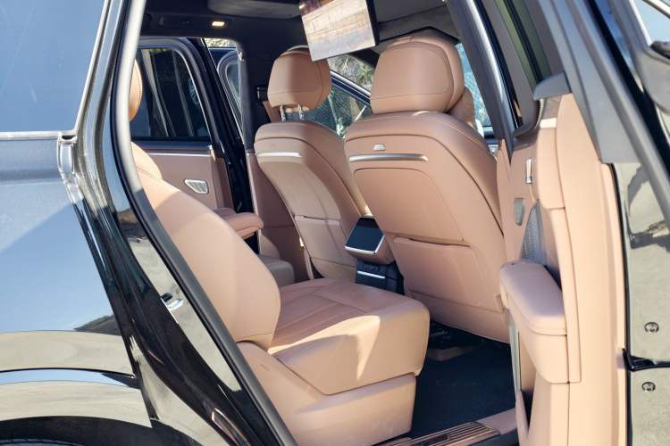 Used ONVO Luxeed L90 2025 Model—Max Six-Seater Version