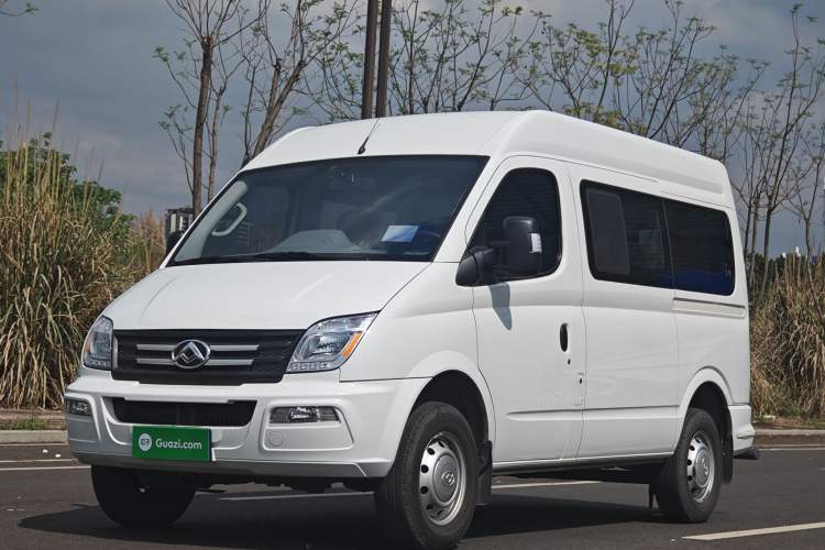 Used SAIC MAXUS Xintu V80 2021 2.0T Manual Classic Aoyuntong Short Wheelbase Mid-Roof 5/6-Seater