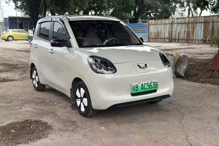 Used Wuling Hongguang MINIEV 2025 Four-Door Version Advanced Edition Exterior 2