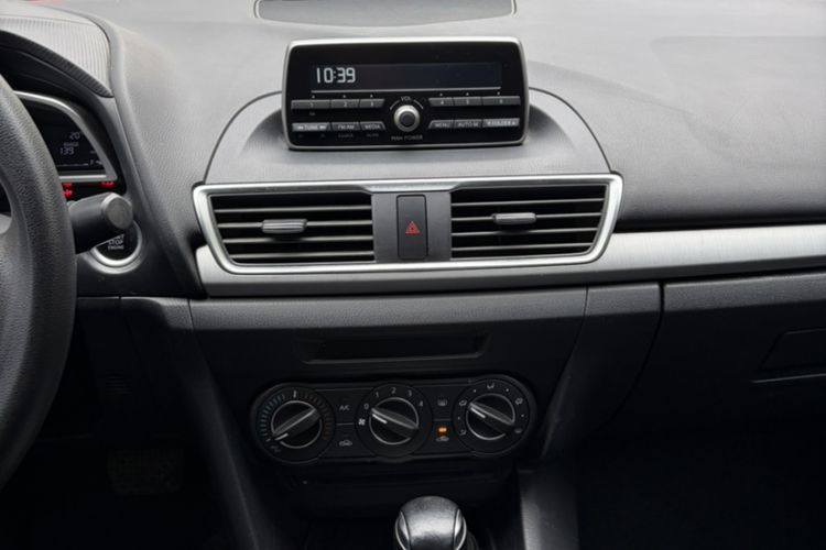 Used Mazda 3 Axela 2014 Sedan 1.5L Automatic Comfort Model