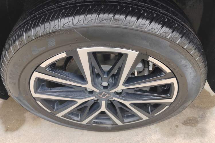 Used SOL X8 PLUS 2023 1.5 TGDI DCT Luxury Edition 7-Seater