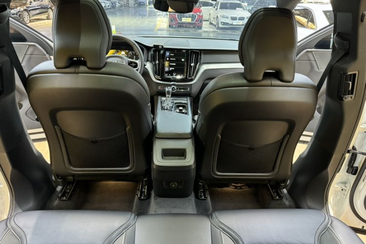Used Volvo XC60 2021 T5 4x4 Smart & Advanced Sport Edition Interior 13