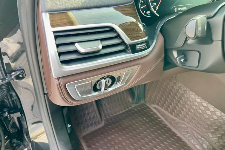 Used BMW 7 Series 2017 730Li Leading Model