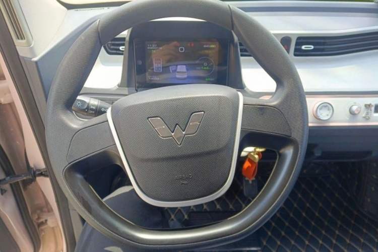 Used Wuling Hongguang MINIEV 2022 Macaron Premium Model – Lithium Ternary Battery Interior 2