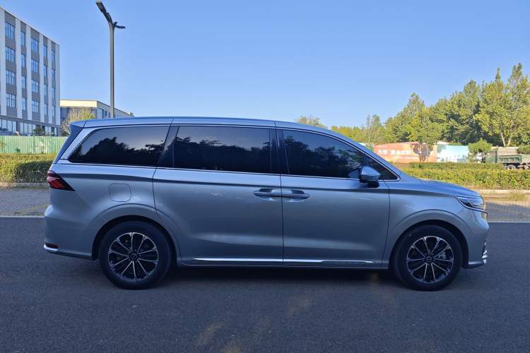 Used Roewe iMAX8 2022 400TGI Celebration Edition
