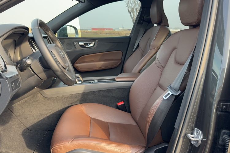 Used Volvo XC60 2022 B5 4x4 Zhiyi Luxury Edition