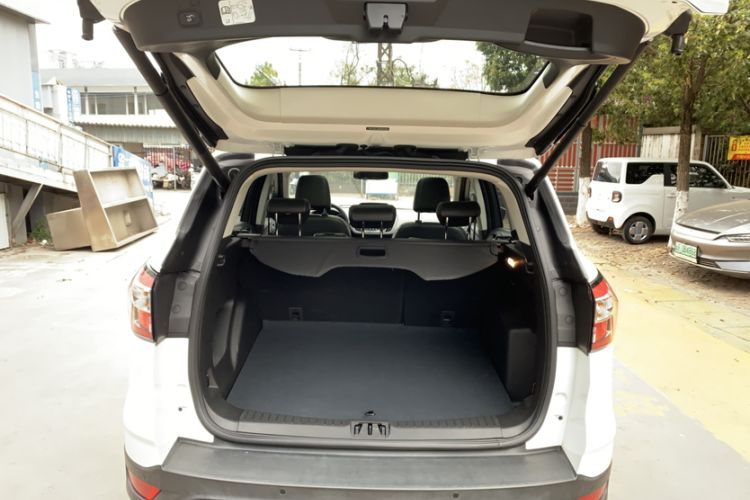 Used Ford Kuga 2019 EcoBoost 180 Two-Wheel-Drive Titanium Plus Model China VI Standard Trunk