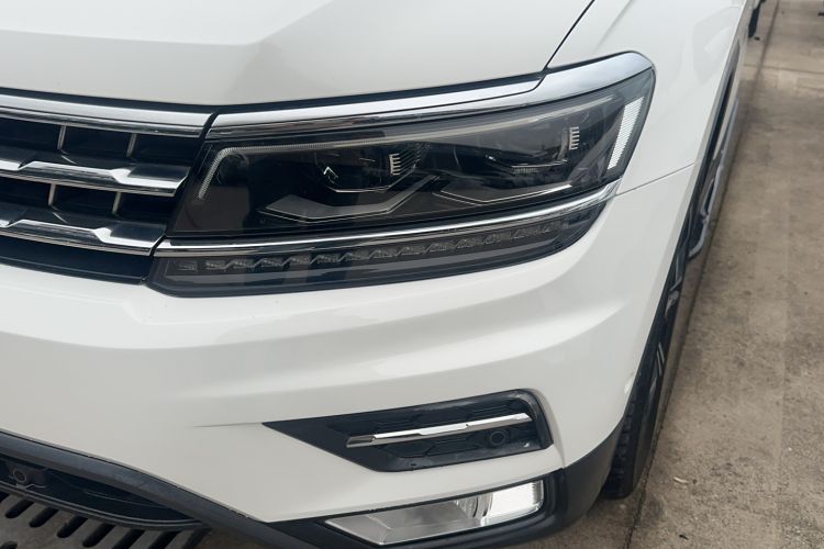 Used Volkswagen Tiguan L 2017 330TSI Automatic Two-Wheel Drive Flagship Edition Left Front Headlight