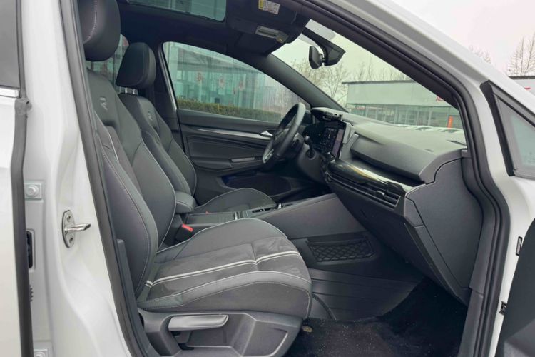 Used Volkswagen Golf 2023 Facelift 280TSI DSG R-Line Lite Interior 9