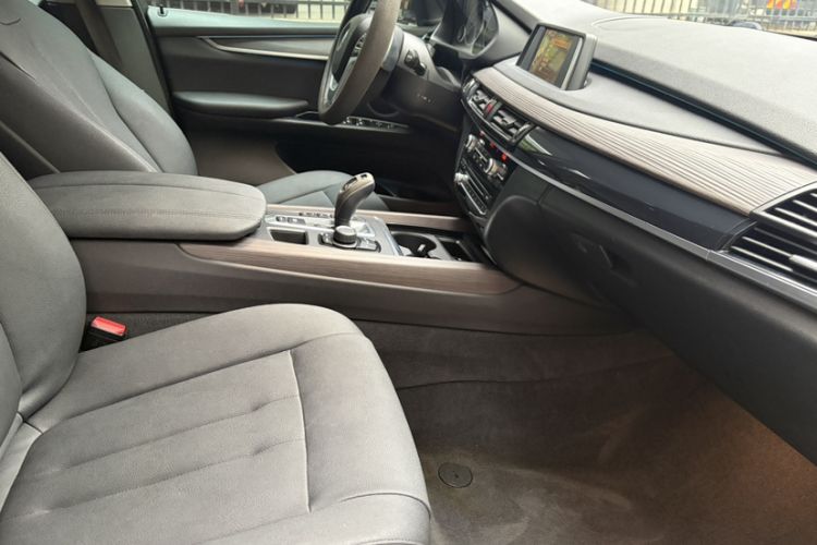 Used BMW X5  Interior 7