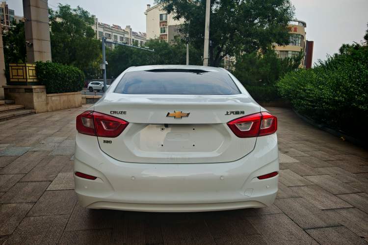 Used Chevrolet Cruze 2018 320 Automatic Pioneer Sunroof Edition