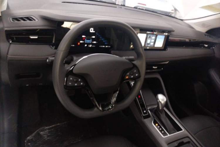 Used Roewe i5 2023 1.5L CVT Luxury Edition Interior 3