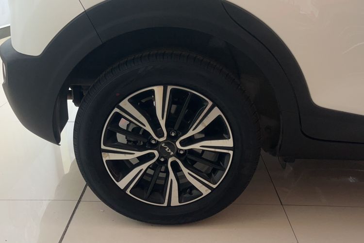 Used Kia kx1 Stonic 2021 1.4L CVT Sunroof Model
