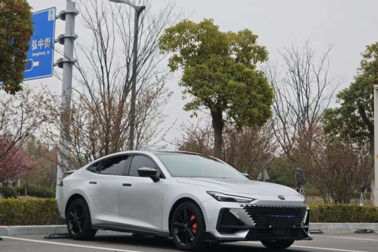 Used CHANGAN UNI-V 2022 1.5T Prestige Version
