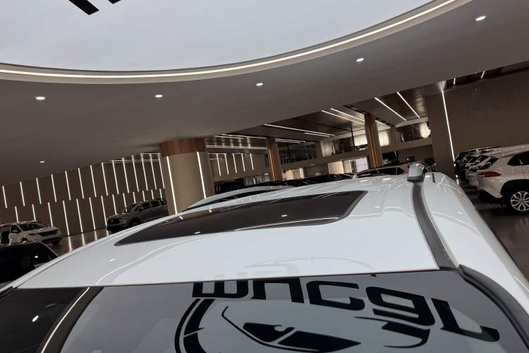 Used Toyota SIENNA 2023 2.5L Hybrid Comfort Edition Exterior 5