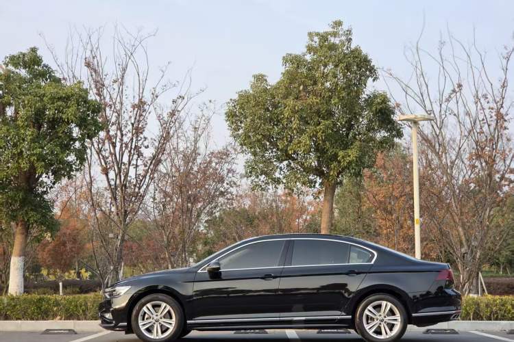 Used Volkswagen Magotan 2025 Zhongxiang Version 280TSI DSG Comfort Edition
