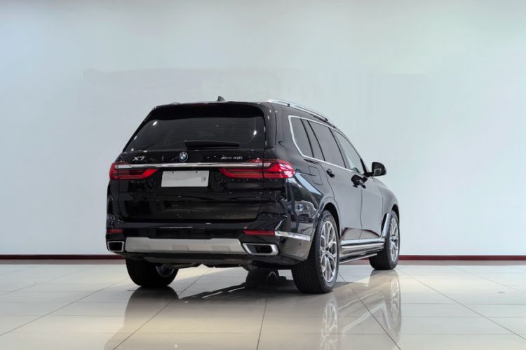 Used BMW X7 2022 xDrive40i Luxury Package with Leading Features