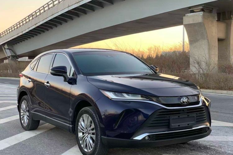 Used Toyota Harrier 2022 2.0L CVT Two-Wheel Drive Deluxe Edition
