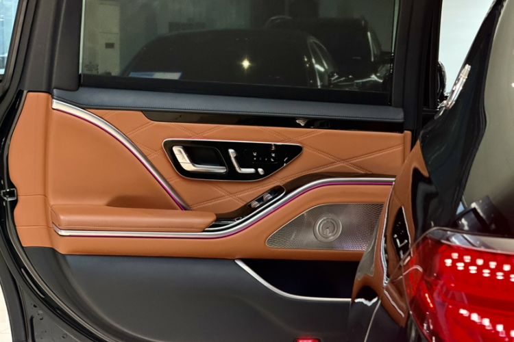 Used Mercedes-Benz Maybach S-Class 2021 S 480 4MATIC Interior 11