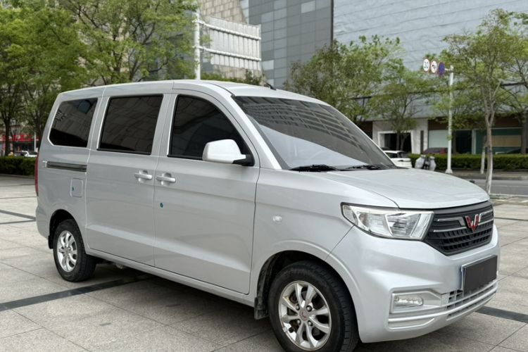 Used Wuling Hongguang V 2022 1.5L Enjoy Edition Electric-Powered LAR Exterior 3