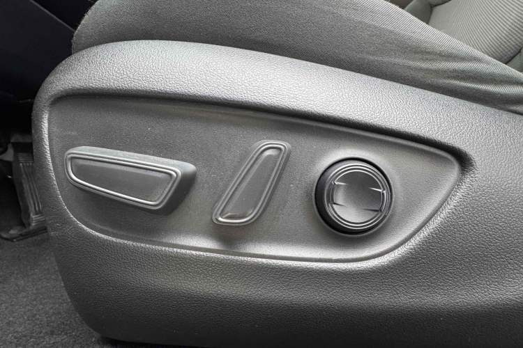 Used Toyota RAV4 2021 2.0L CVT Two-Wheel Drive Fashion Edition
