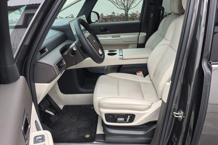 Used Li Auto MEGA 2024 Ultra Model