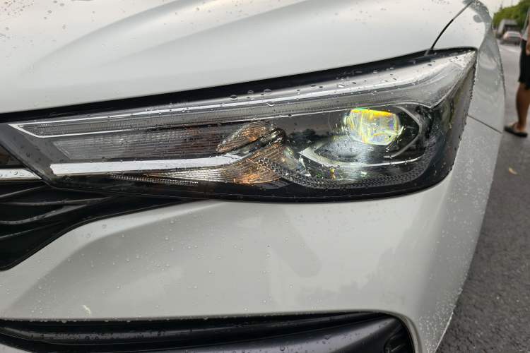 Used Roewe i5 2021 1.5L Manual Platinum Edition
