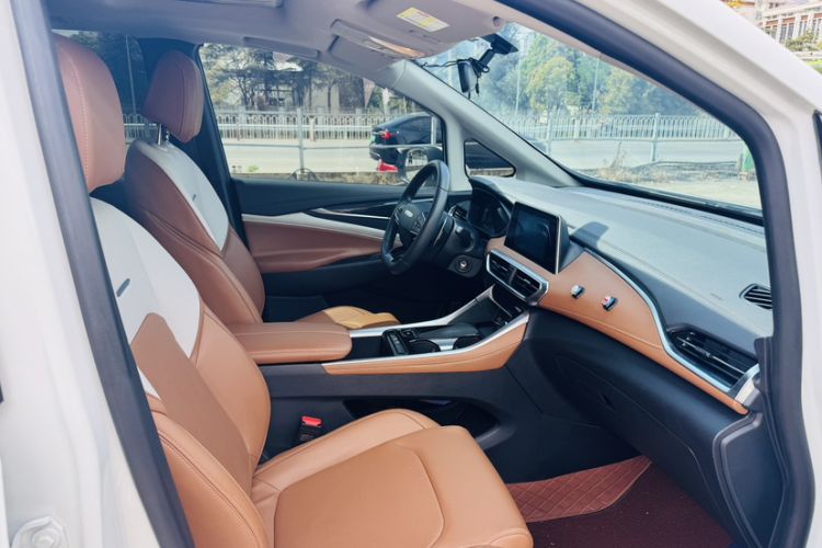 Used SAIC MAXUS G50 2021 1.5T Automatic Comfort Touring B Interior 5