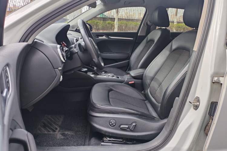 Used Audi A3 2014 Limousine 40 TFSI S line Comfort Model
