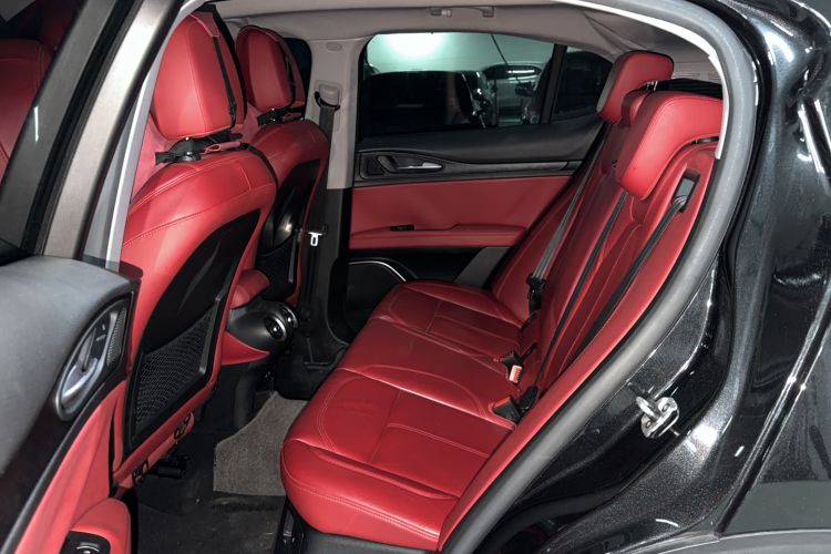 Used Alfa Romeo Stelvio 2017 2.0T 200HP Elite Edition Left Rear Seat