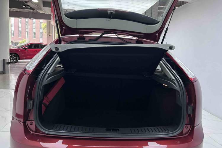 Used Ford Focus 2013 Hatchback Classic 1.8L Automatic Base Model Trunk